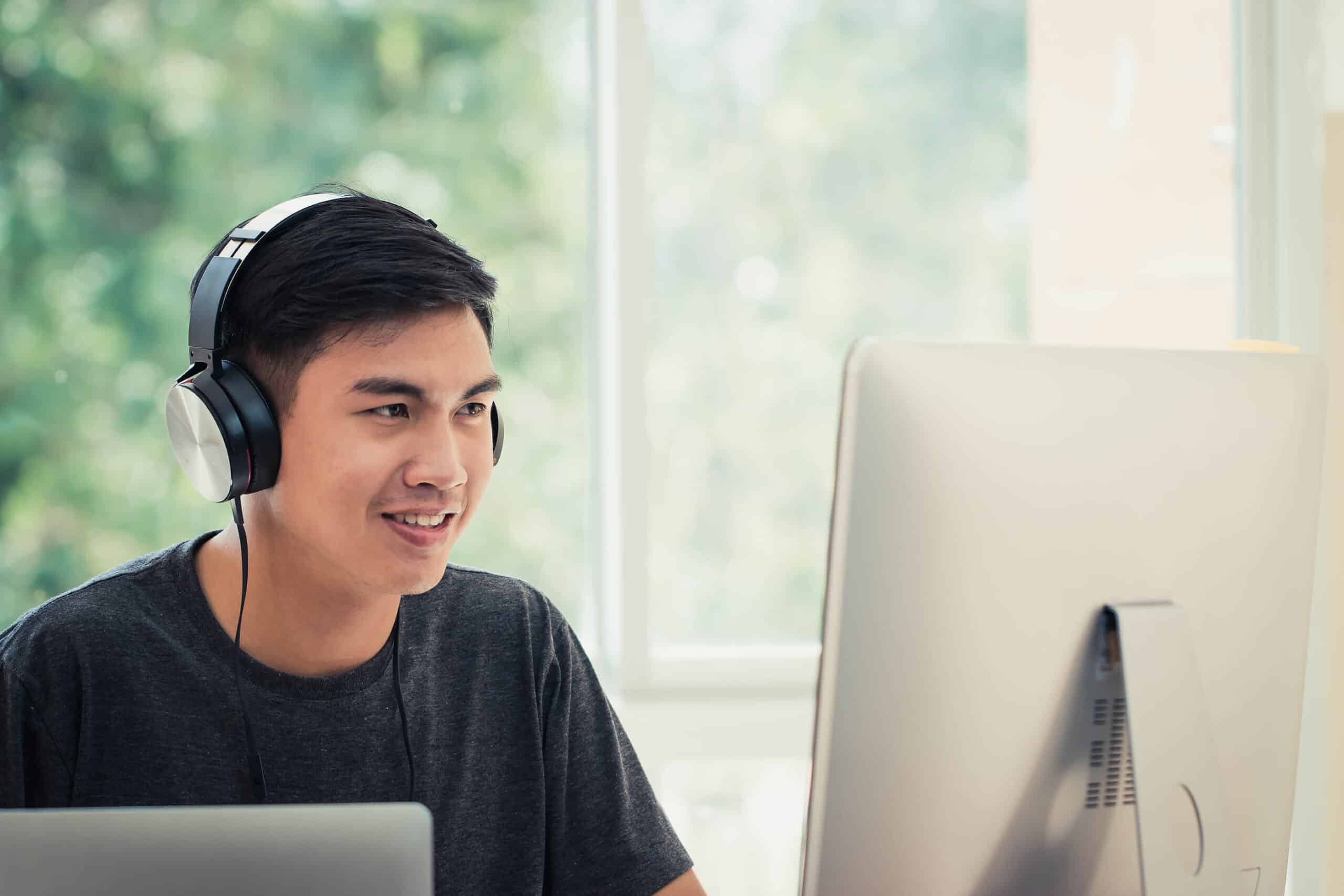man on call online with headphones